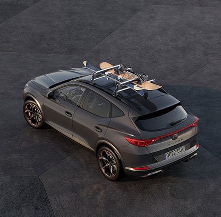 CUPRA Formentor drone view roof with ski rack accessory